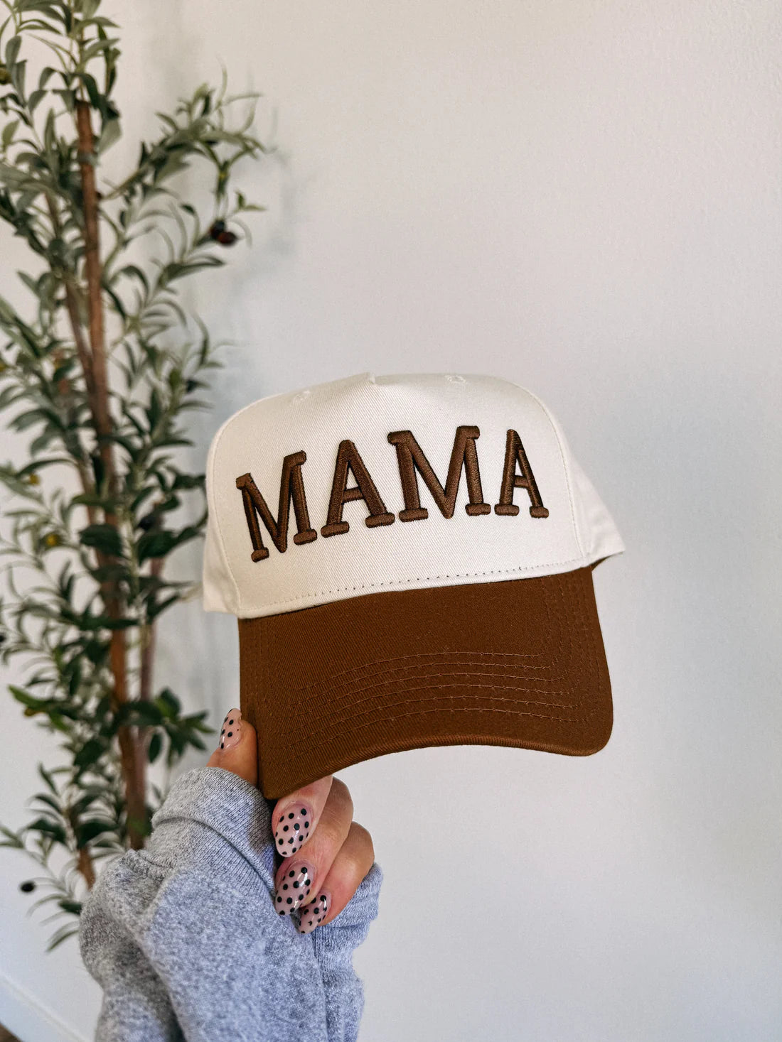 ETTA OG | MAMA TRUCKER HAT - CREAM/BROWN - Fashion City