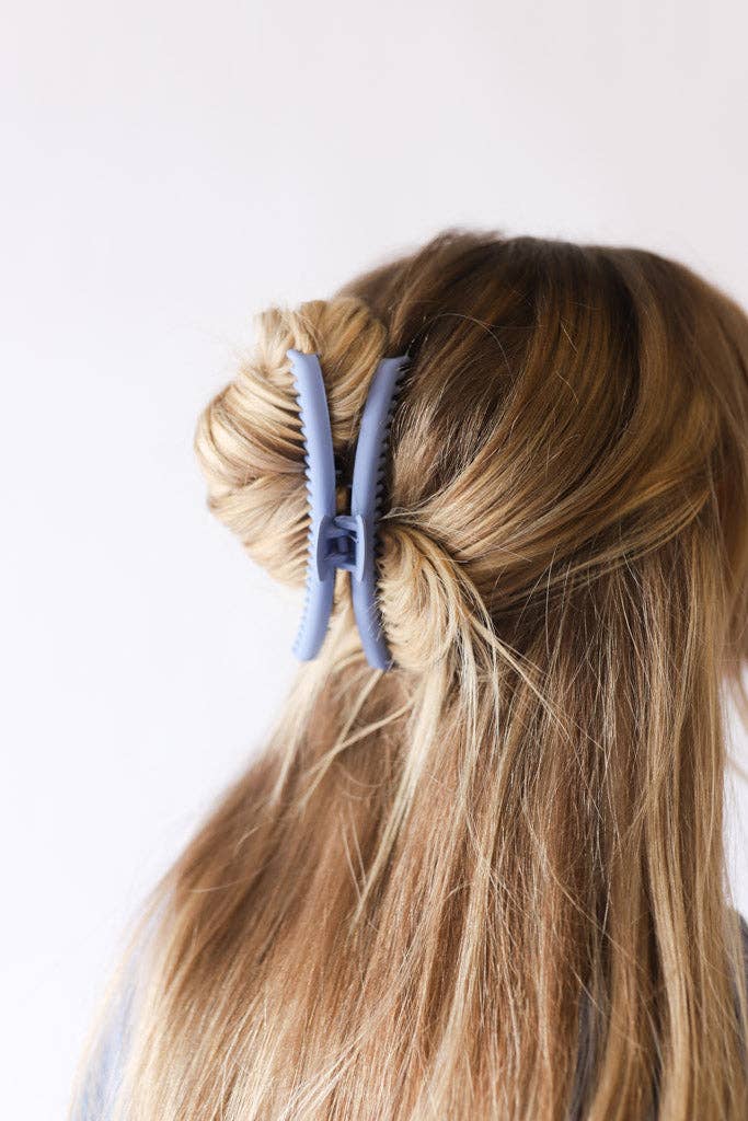 MATTE ORIGINAL HOLD EVERYTHING CLAW : DUSTY BLUE