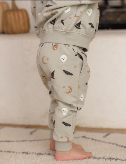 Relaxed Fleece Sweatpants- Halloween Things
