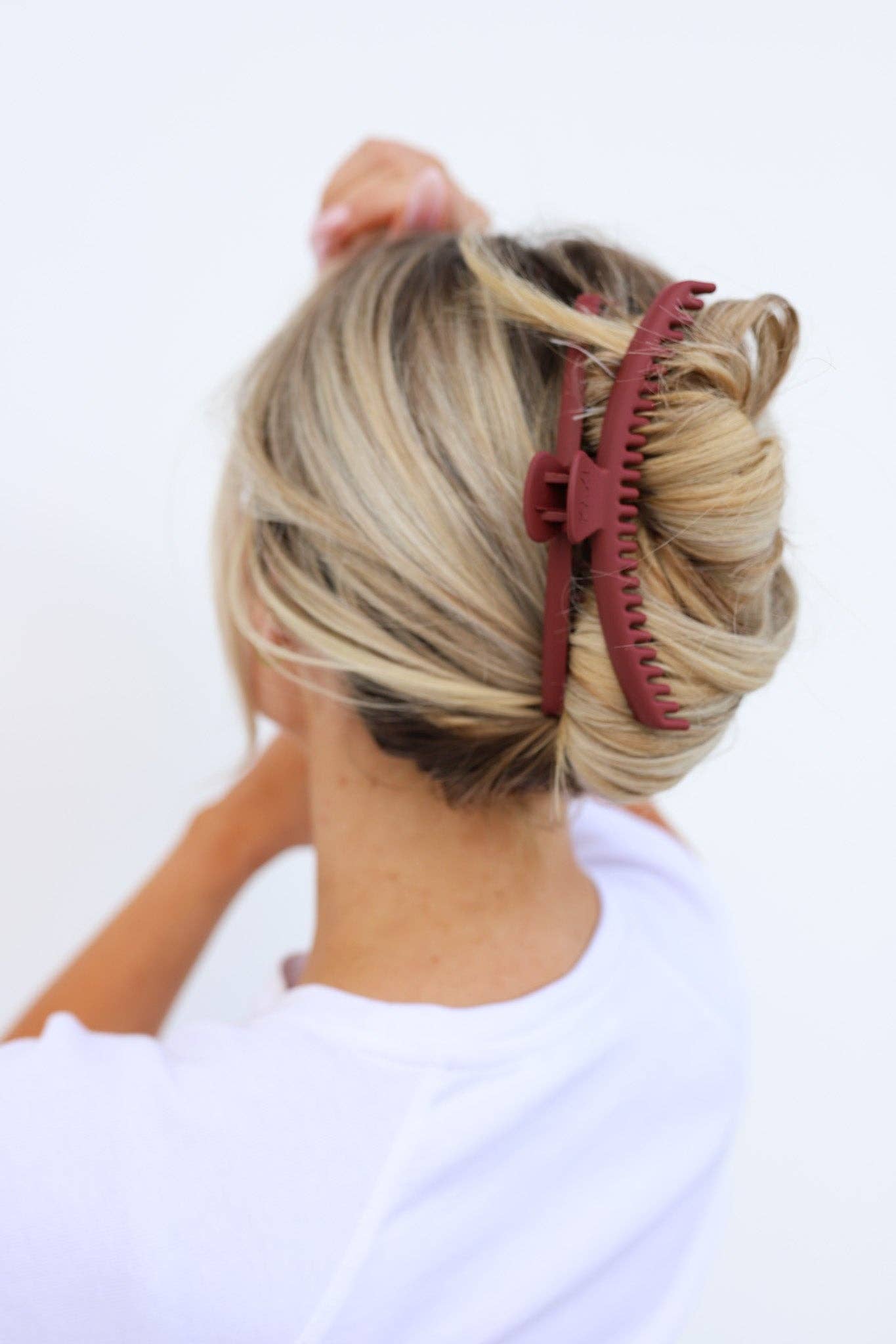 MATTE ORIGINAL HOLD EVERYTHING CLAW : DUSTY BLUE