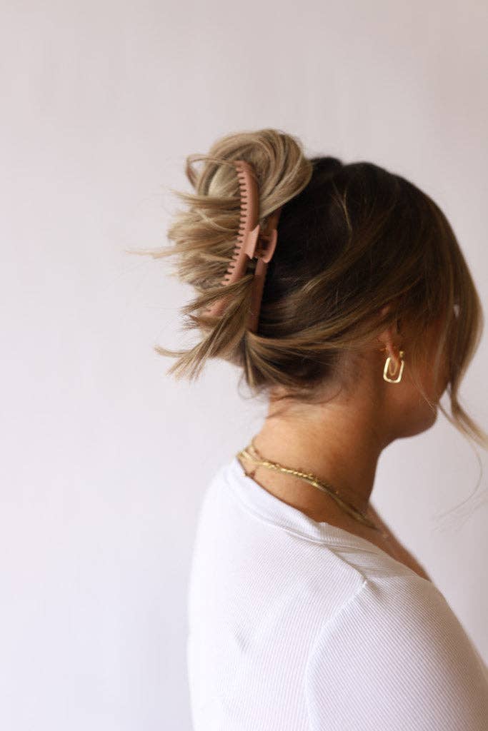 MATTE ORIGINAL HOLD EVERYTHING CLAW: LIGHT BROWN