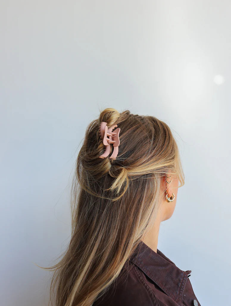 KAXI WAVY MINI HOLD EVERYTHING CLAW