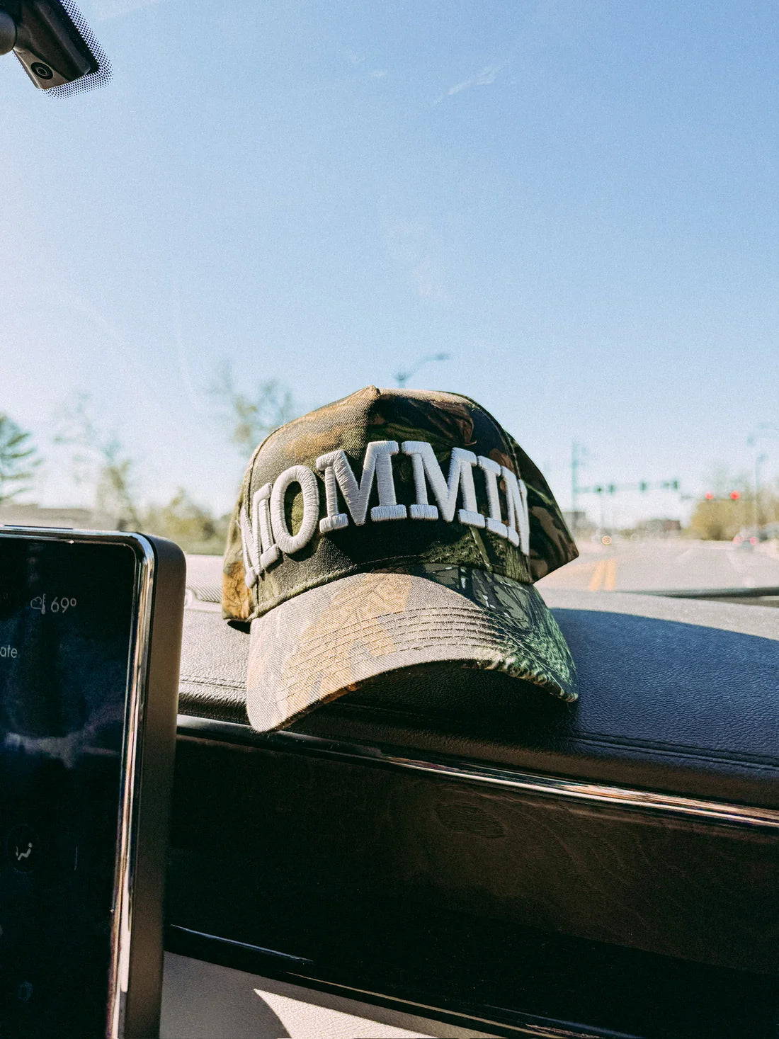 ETTA OG | camo mommin trucker hat - Fashion City