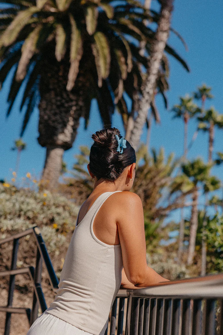 KAXI WAVY MINI HOLD EVERYTHING CLAW - POWDER BLUE