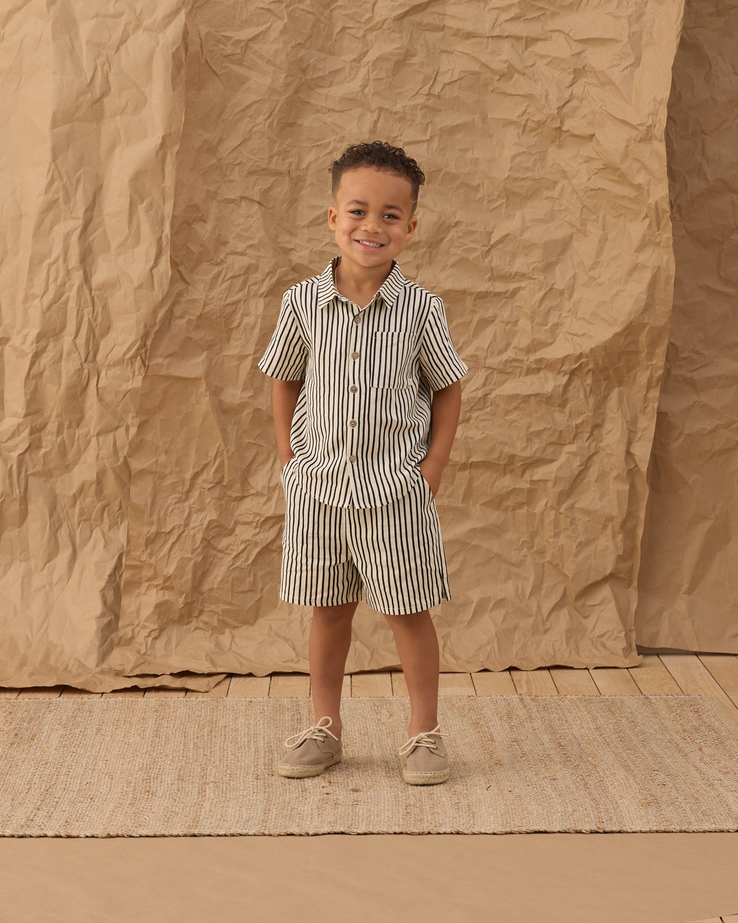 Collared Short Sleeve Shirt || Wavy Stripe