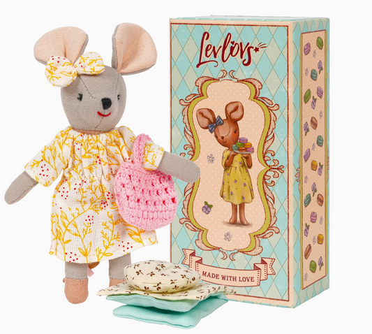 Mouse and Macaroons - Levlovs